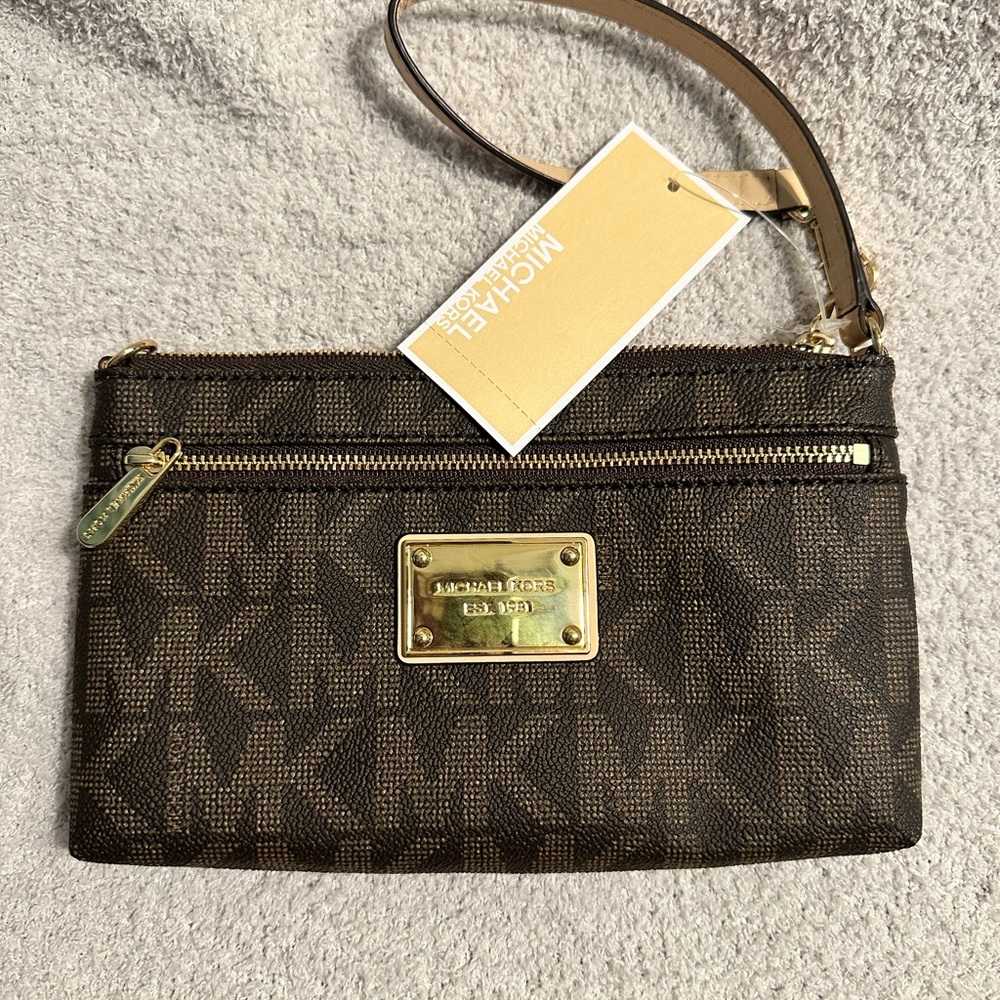 New Michael Kors jet set small wristlet